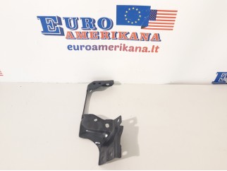 Bumper Bracket (right)